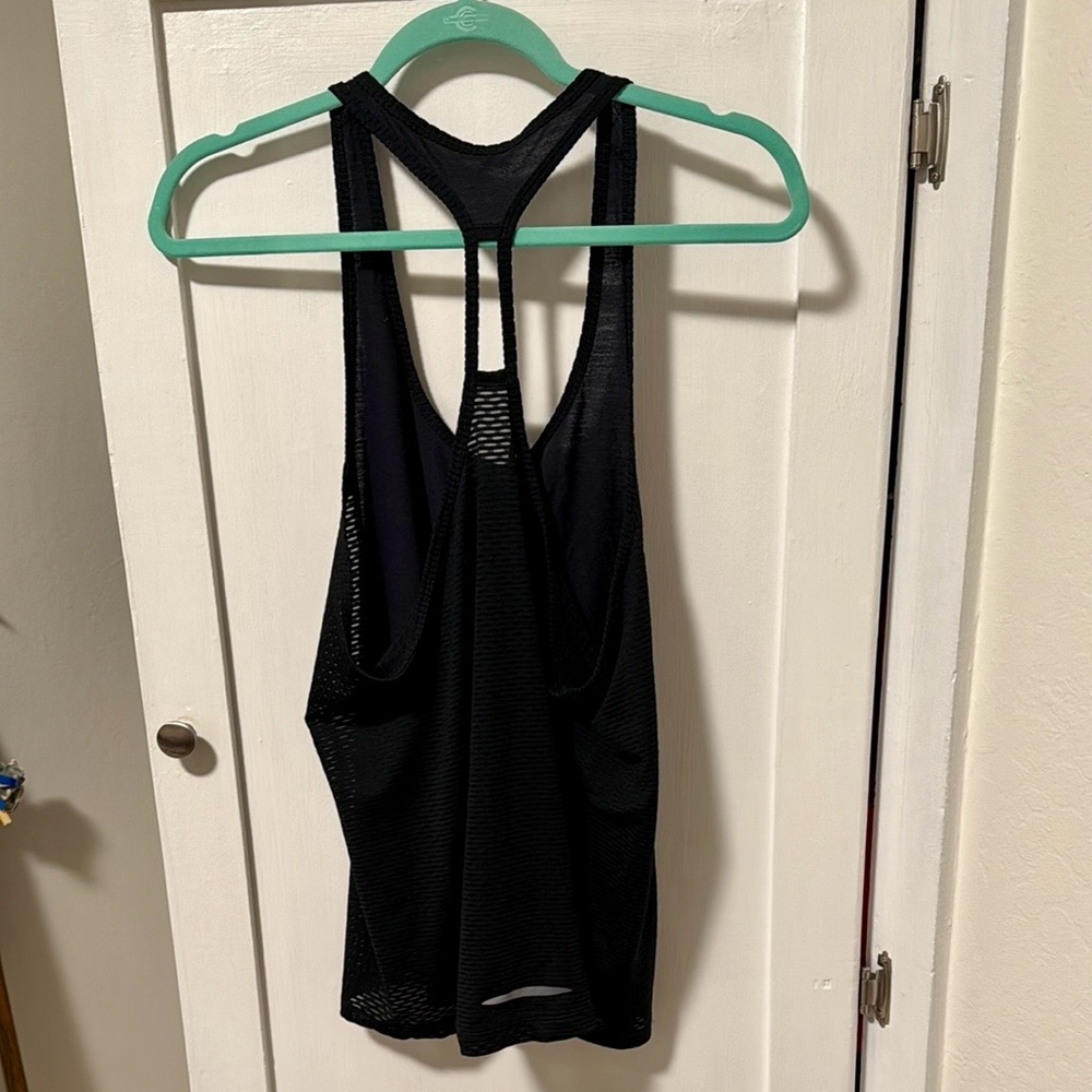Under Armour Black Sleeveless Women's Top L